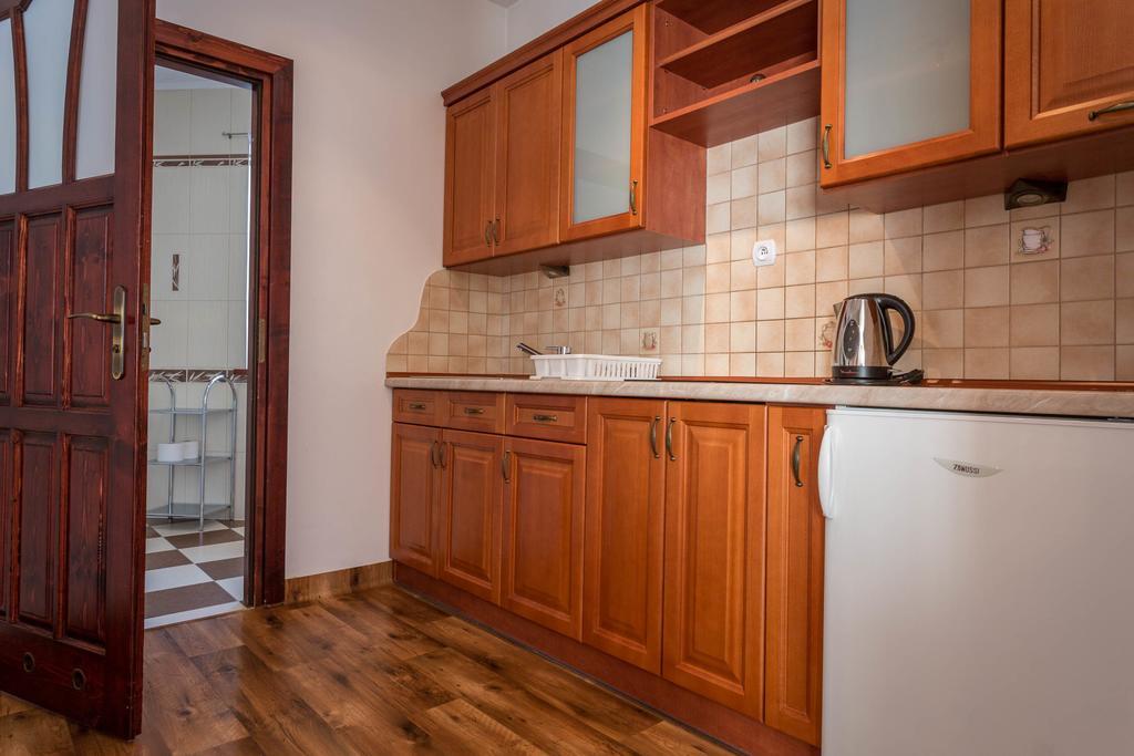 Sykowny Dworek Apartamenty كوشتيليسكا الغرفة الصورة