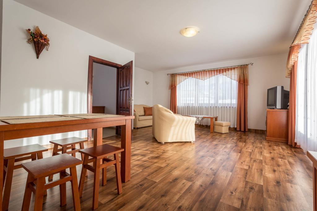 Sykowny Dworek Apartamenty كوشتيليسكا الغرفة الصورة