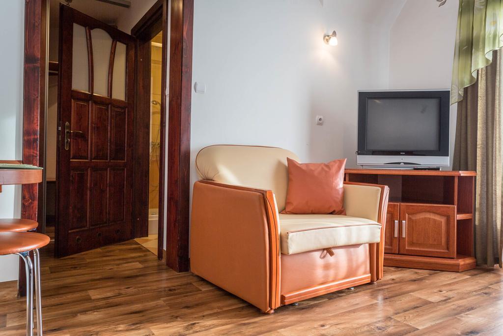 Sykowny Dworek Apartamenty كوشتيليسكا الغرفة الصورة