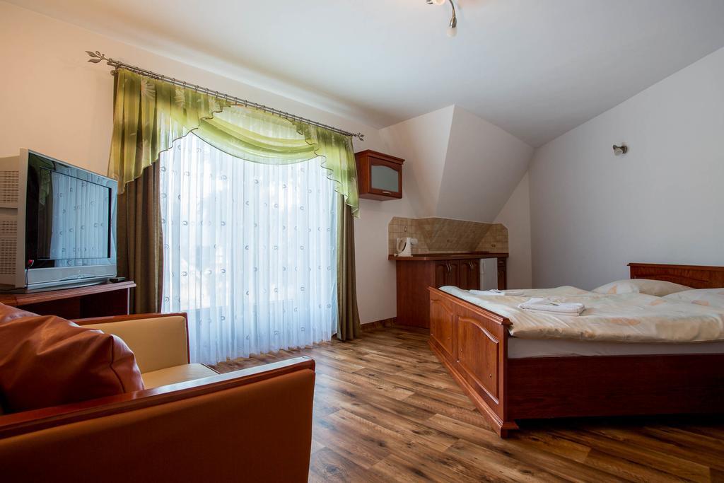 Sykowny Dworek Apartamenty كوشتيليسكا الغرفة الصورة